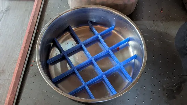 Universal Drop-In Slow-Feed Dog Bowl Grid Insert — modelo 3D