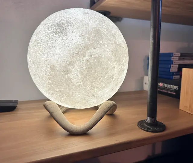 Lithophane Moon Lamp with Wavy Stand — modelo 3D
