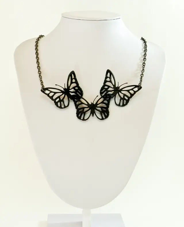 Butterflies Necklace — modelo 3D