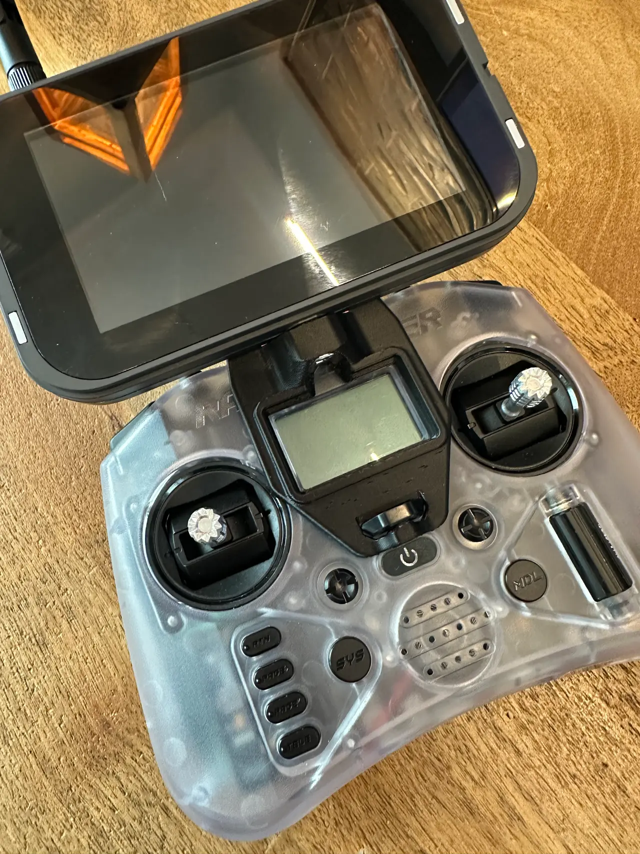 Radiomaster Pocket screen mount for Emax Transporter 2 FPV drone goggle monitor — modelo 3D