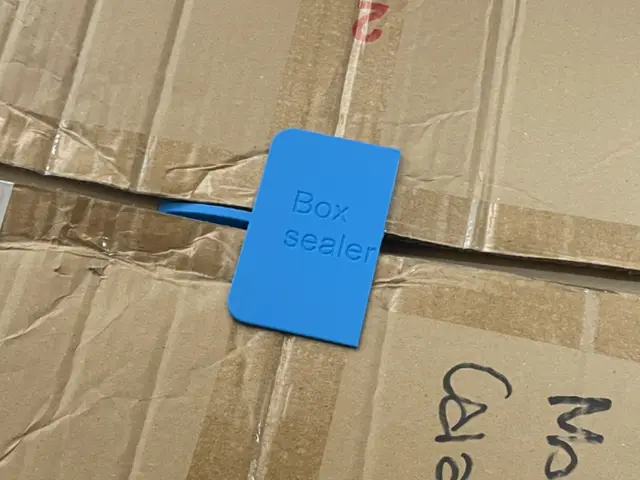 Cardboard box closure — modelo 3D