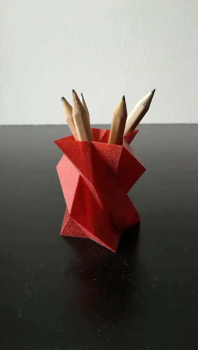 Low poly vase — modelo 3D