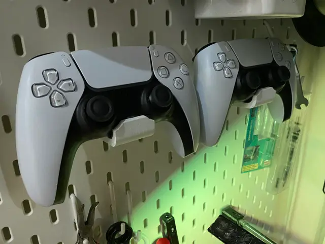 PS5 DualSense Controller Holder for Ikea Skadis — modelo 3D