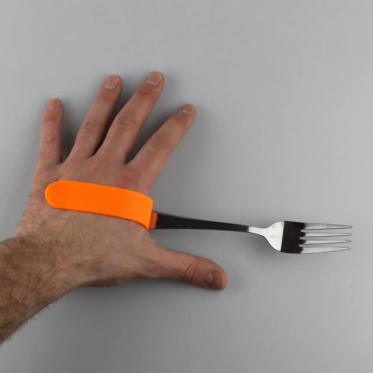 Fork and spoon support for person with disabilities — modelo 3D