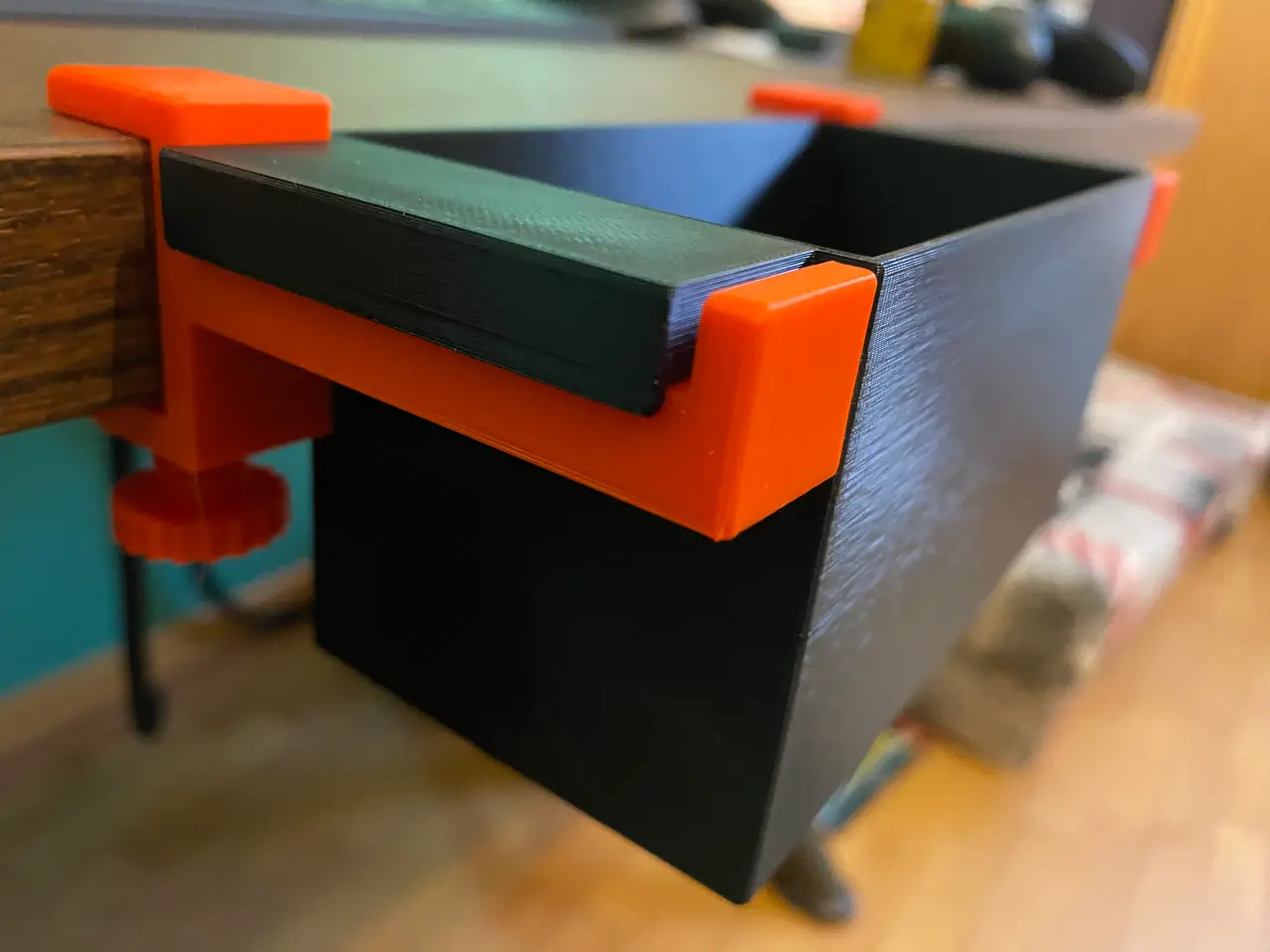 Desk mount trash box — modelo 3D
