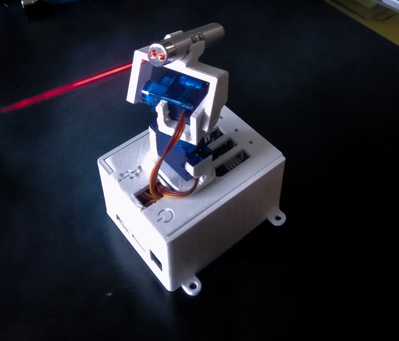 Portable remotely controlled LASER POINTER — modelo 3D