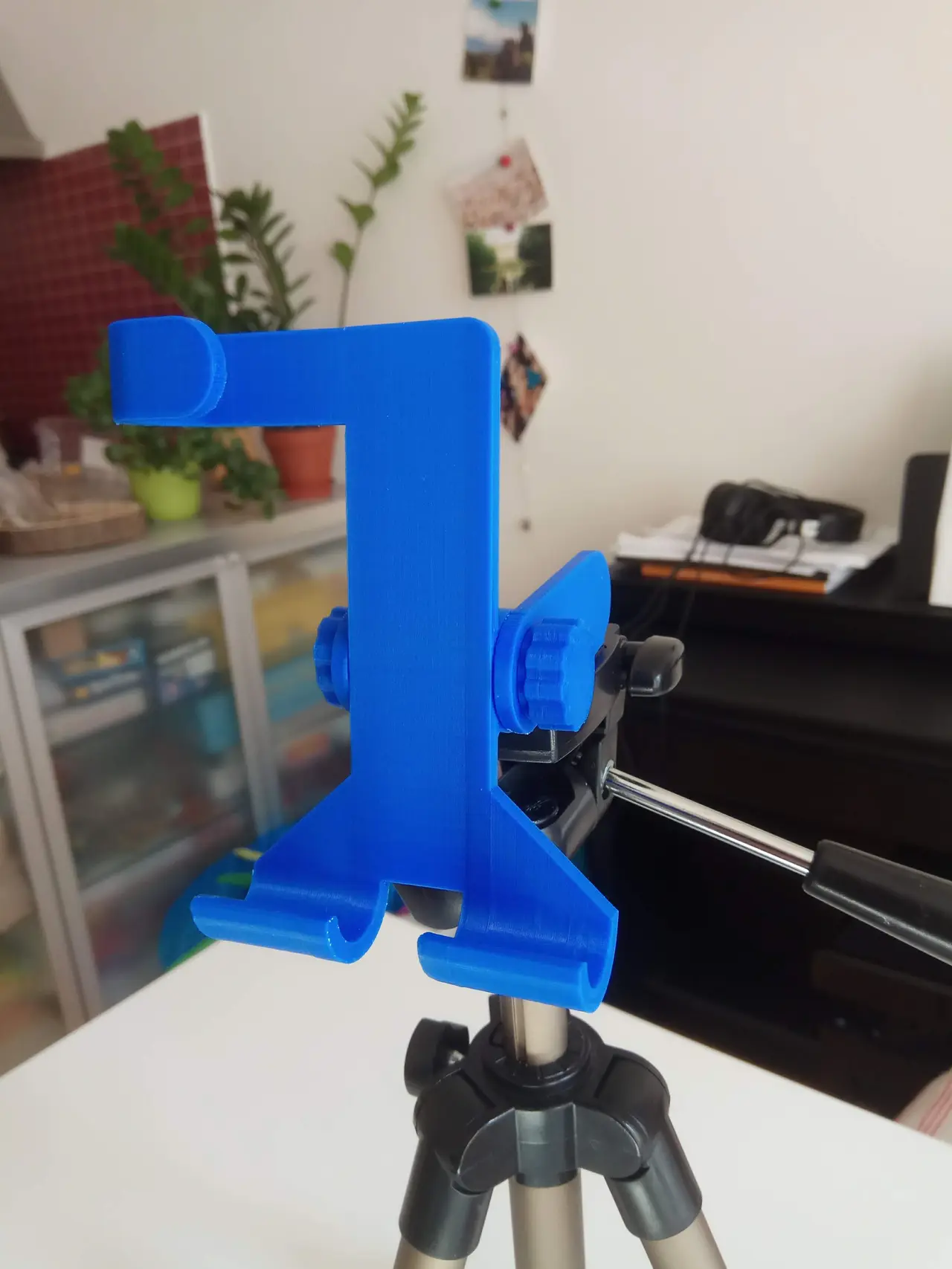 Awesome Phone Stand Tripod Compatible — modelo 3D