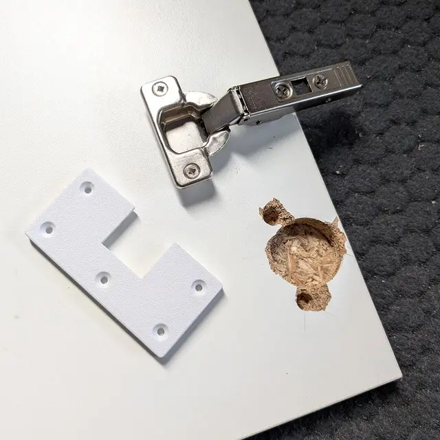Reinforced replacement for broken kitchen hinge — modelo 3D