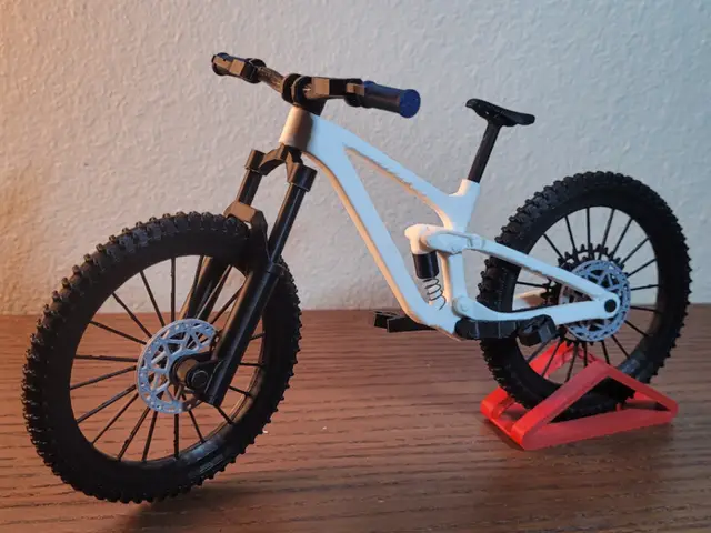 Full Suspension Model Mountain Bike (enduro bike) — modelo 3D