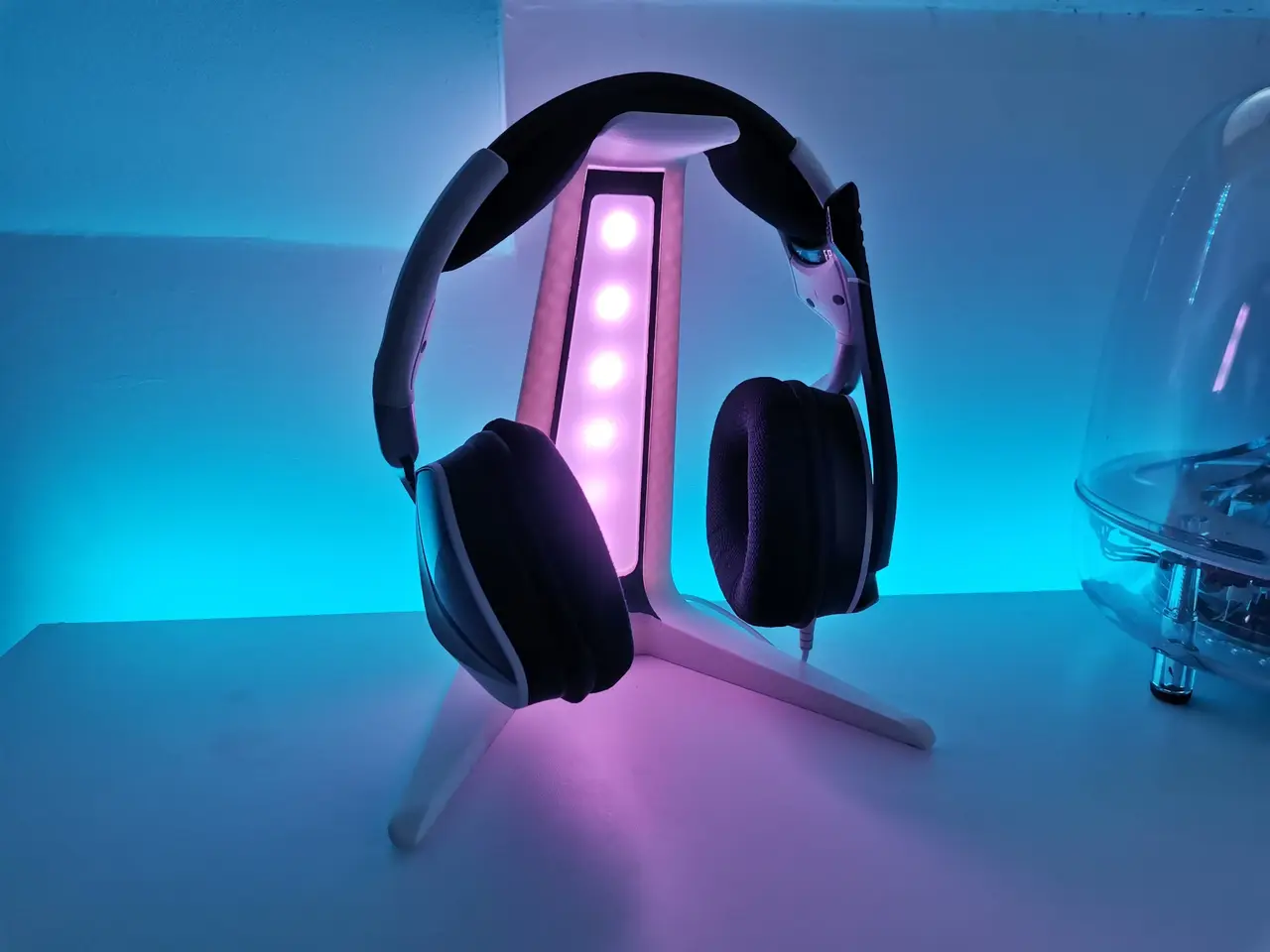 RGB headphone stand — modelo 3D