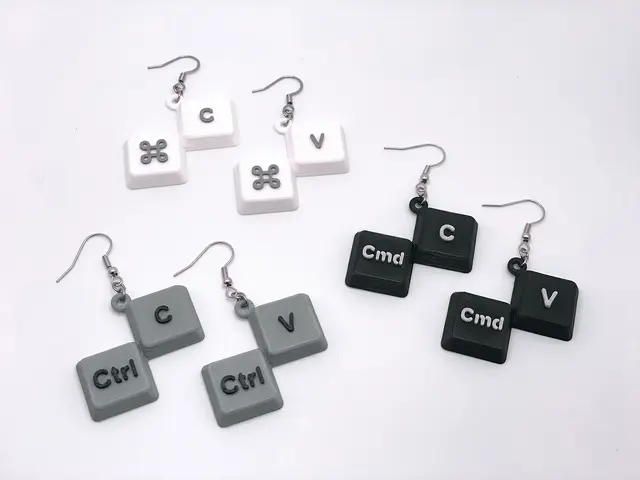 Copy Paste Keycap Earrings — modelo 3D