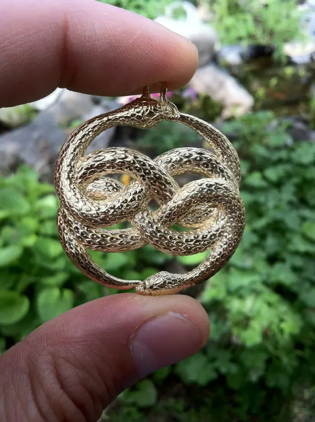 Auryn Medallion - Print Ready - FREE STL — modelo 3D
