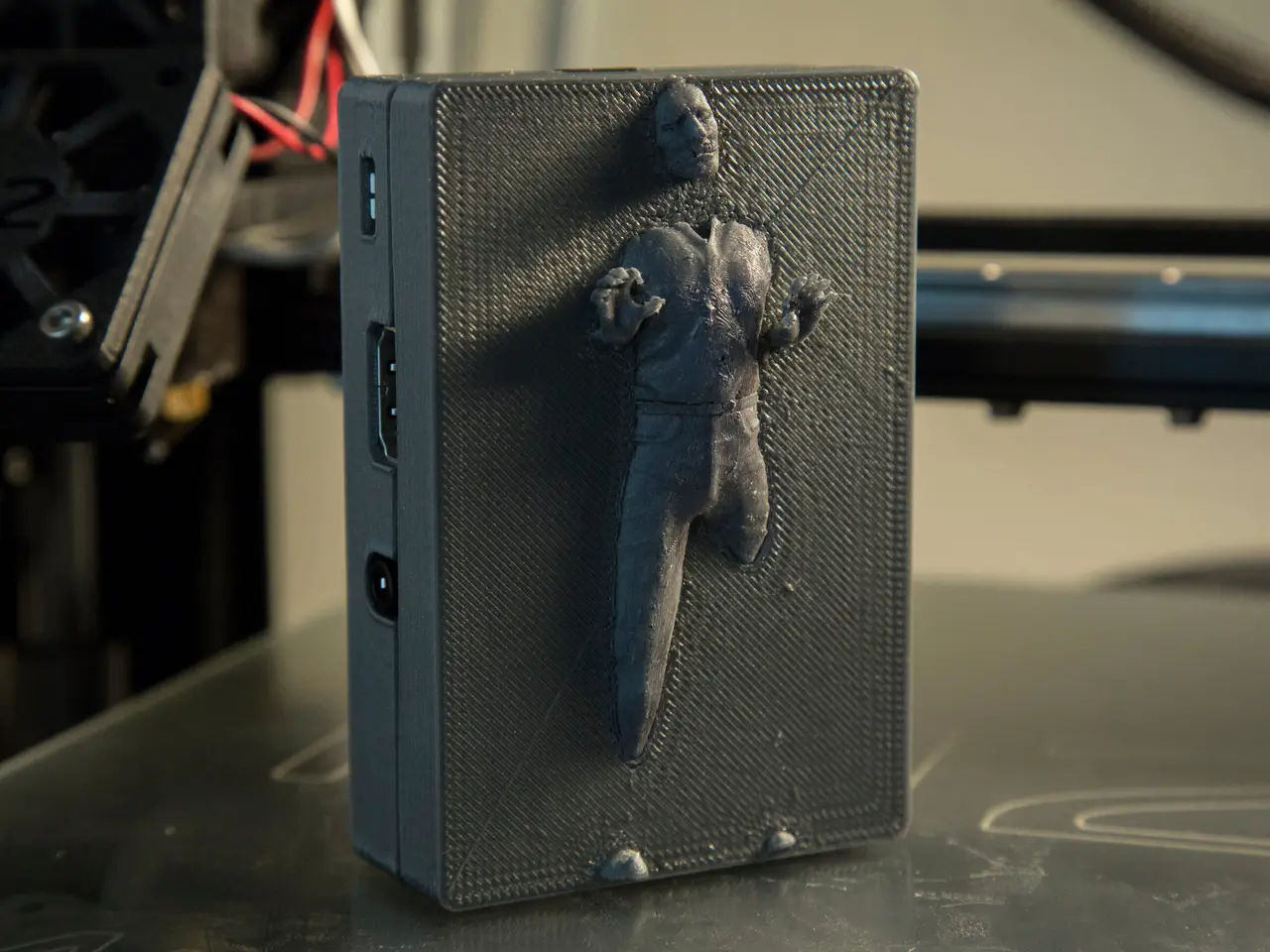 Han Solo in Carbonite - Raspberry Pi 2/B+ Case — modelo 3D