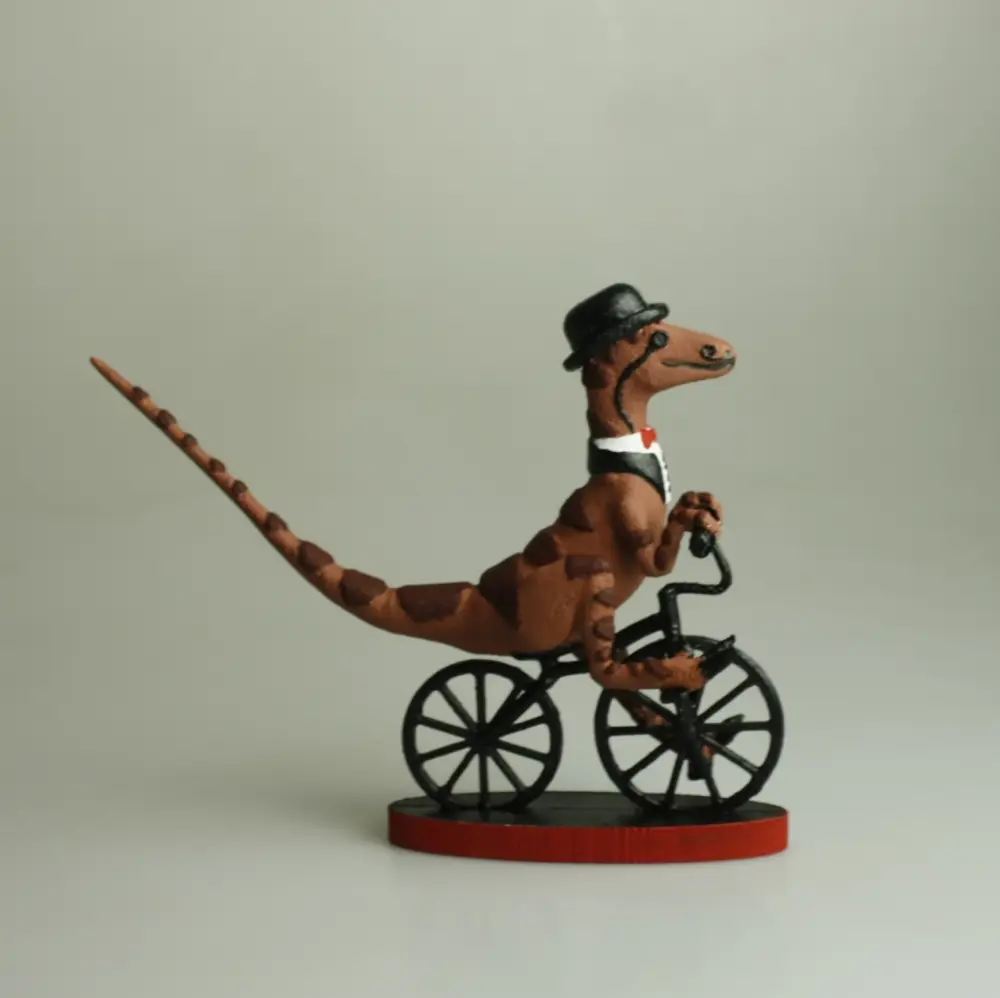 Gentleman Raptor Riding a Bike — modelo 3D