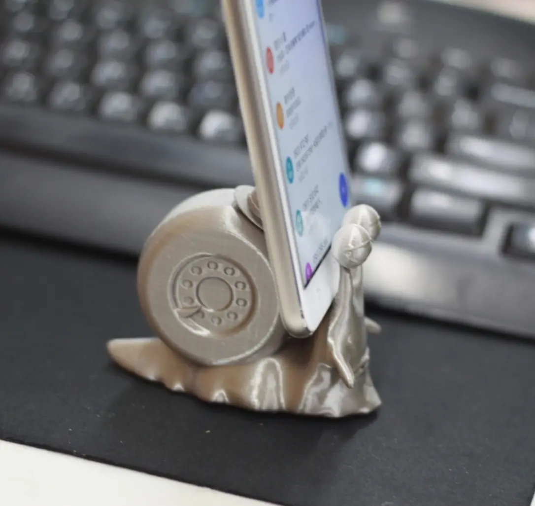One Piece snail phone stand — modelo 3D