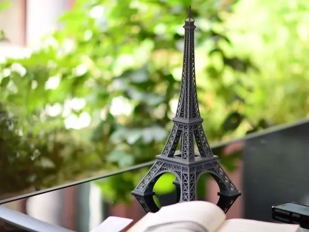 Eiffel Tower — modelo 3D