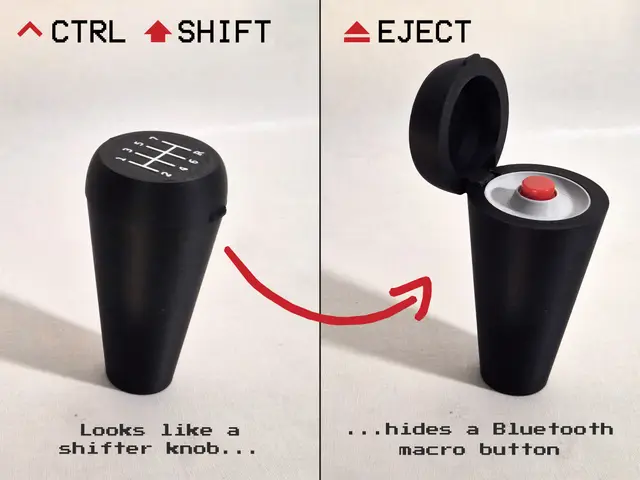 Ctrl Shift Eject - Thrustmaster TH8S Shifter Knob with Hidden Bluetooth Macro Button — modelo 3D