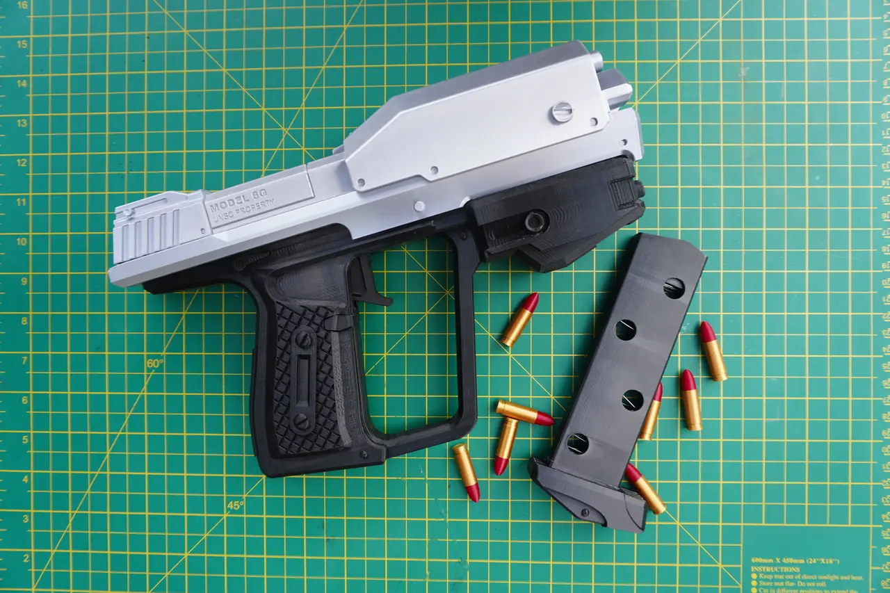 Halo Magnum Replica with moving parts — modelo 3D