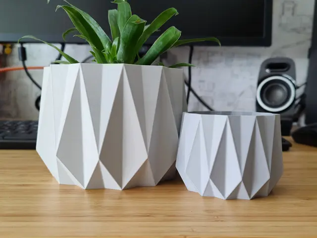 Tradicional crystal - Pot and planter for plants and flowers - vase mode print — modelo 3D