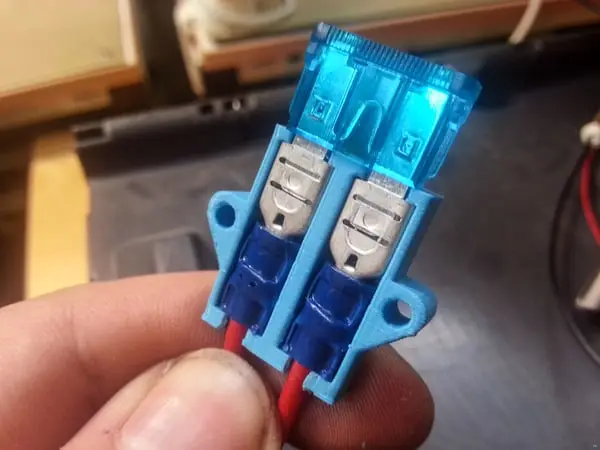 Stackable Fuseholder — modelo 3D