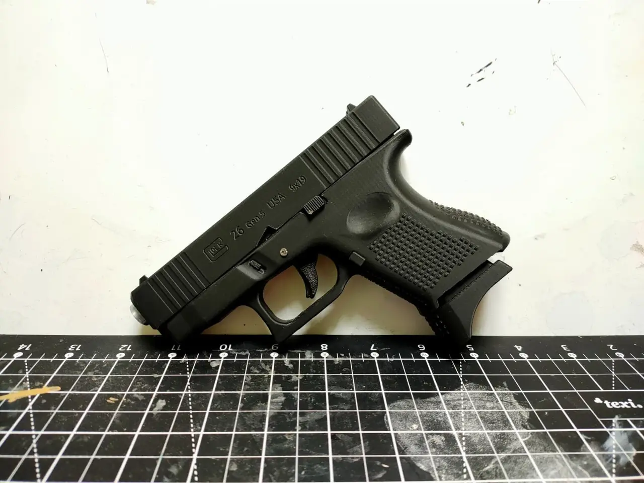 Glolk 26 gen5 moving prop gun / training pistol — modelo 3D