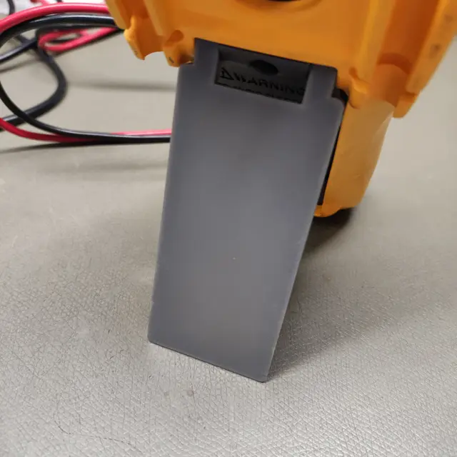 Replacement tilt stand for Fluke 115 multimeter — modelo 3D