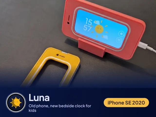 Luna Kids Sleep Clock Case for iPhone SE 2020 (bedside clock + nightlight) — modelo 3D
