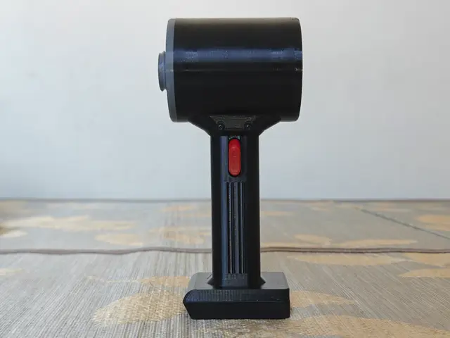 戴森V8改装暴力风扇吸尘器-两档开关顺手（老哥版重制） — modelo 3D