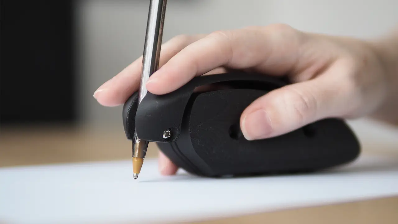 DRAG | Assistive Writing and Drawing Device — modelo 3D