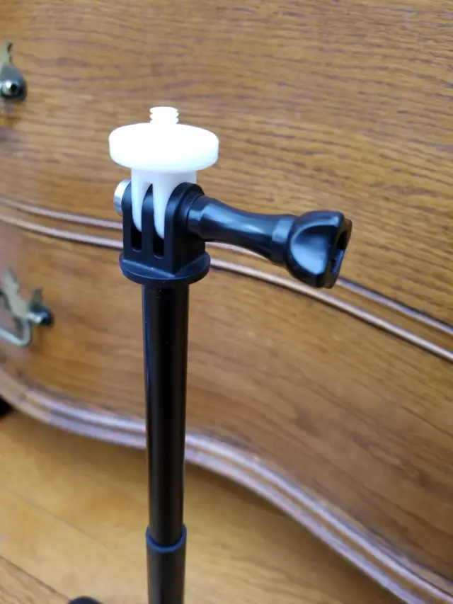 Gear 360 or Small Camera Adapter for a GoPro Mount — modelo 3D