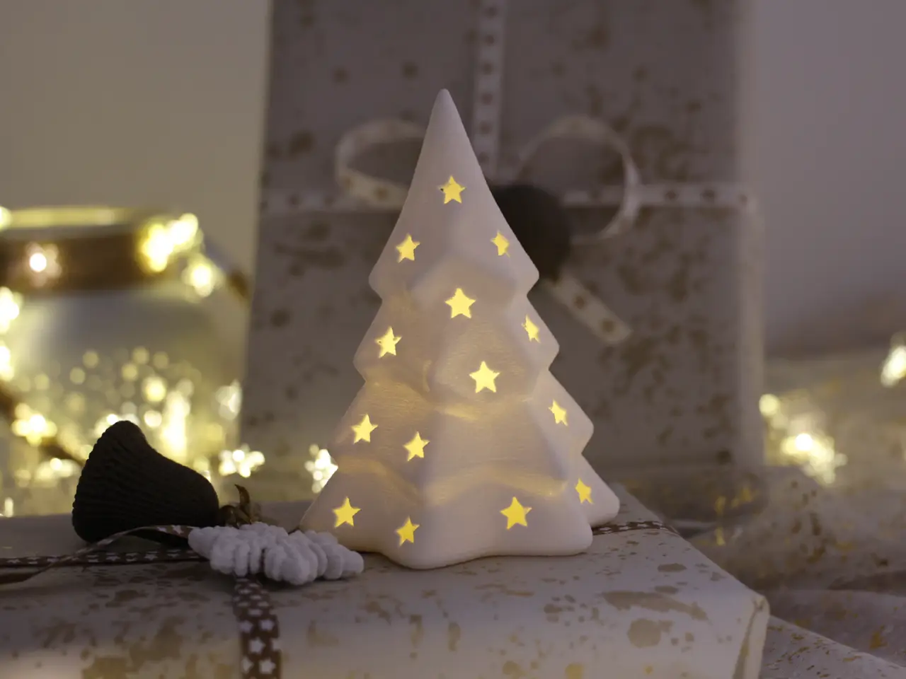 Snowy Christmas Tree with LED Tealight Stars — modelo 3D