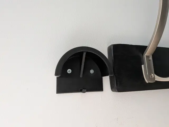 Rounded Hoodie Wall Hanger/Hook — modelo 3D