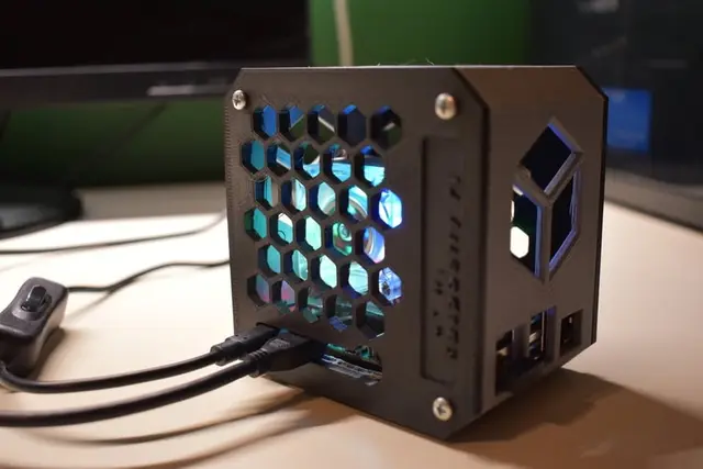 Raspberry Pi 4 Desktop tower Case — modelo 3D