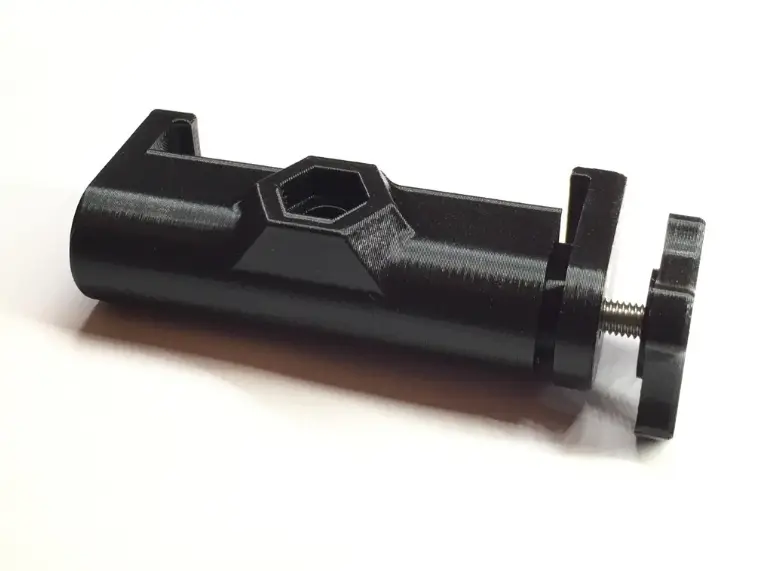 iPhone 6 tripod mount — modelo 3D