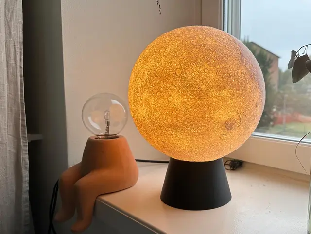 Lithophane Moon Lamp 124% Remix — modelo 3D