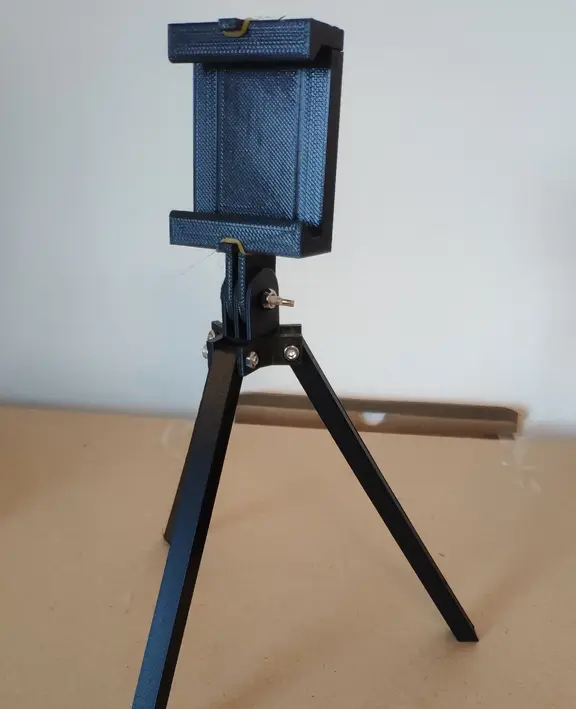 Phone tripod — modelo 3D