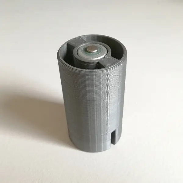 AA to D battery adapter — modelo 3D