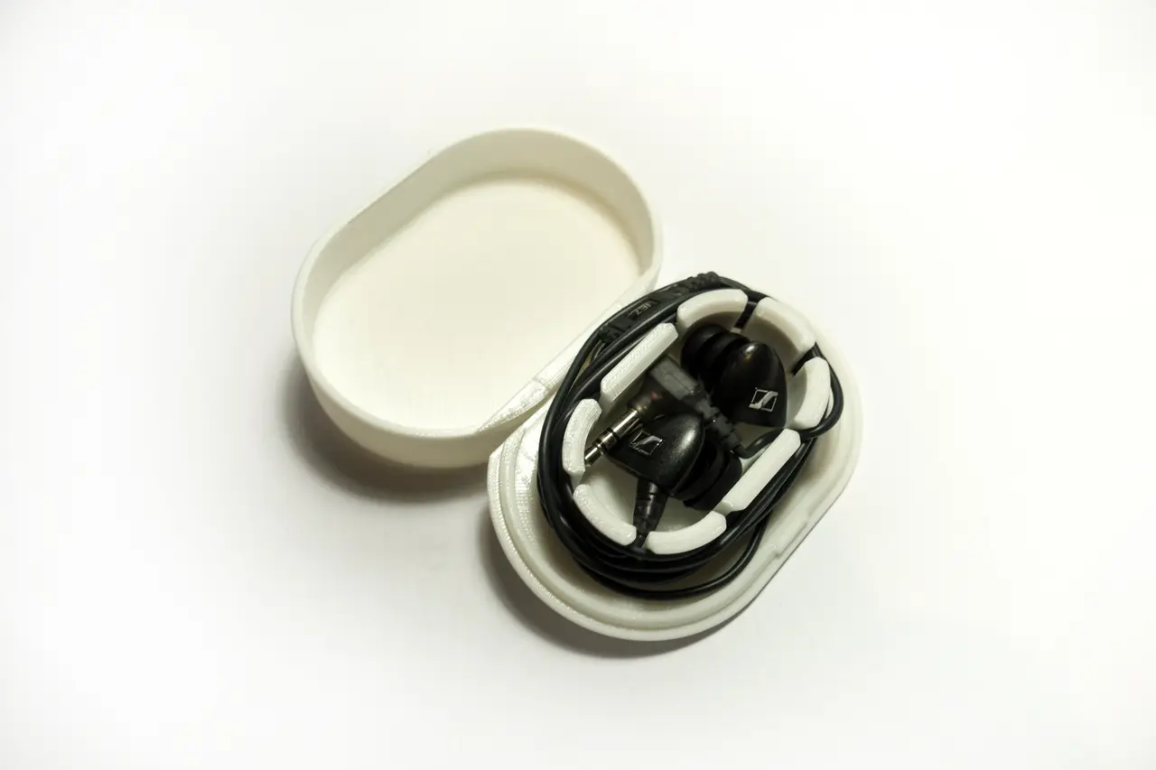 Hinged Case for Earphones — modelo 3D