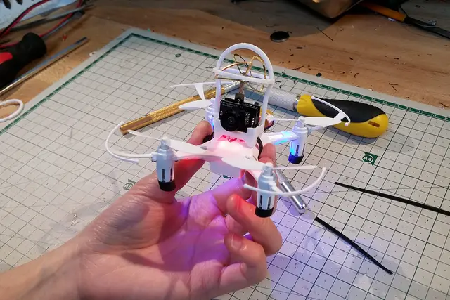The Whoopinator- FPV Quad Camera Mount — modelo 3D