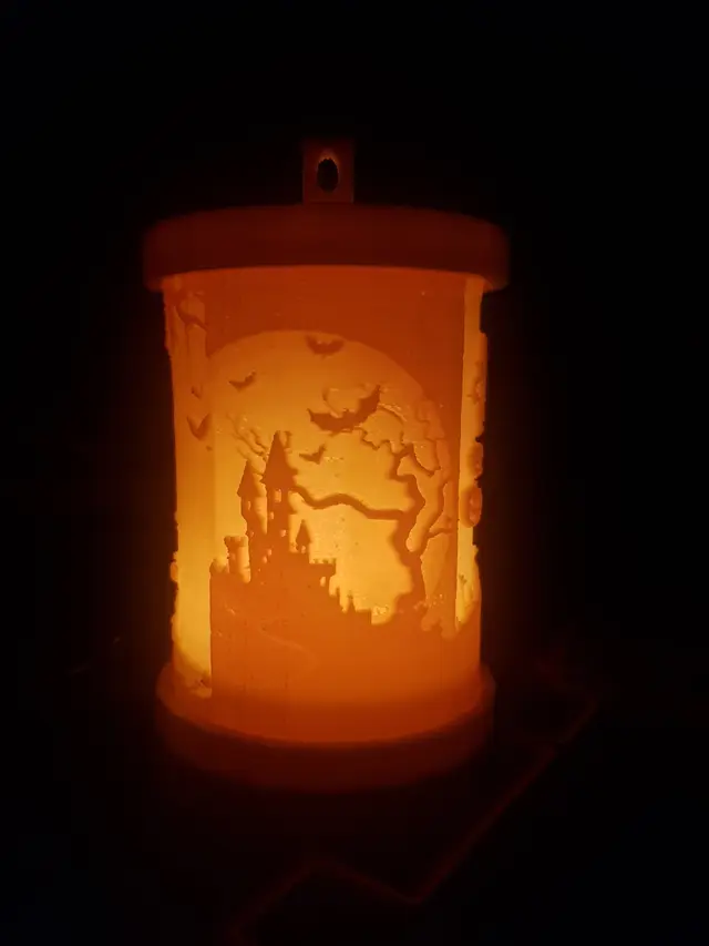Halloween lantern or decoration on table — modelo 3D