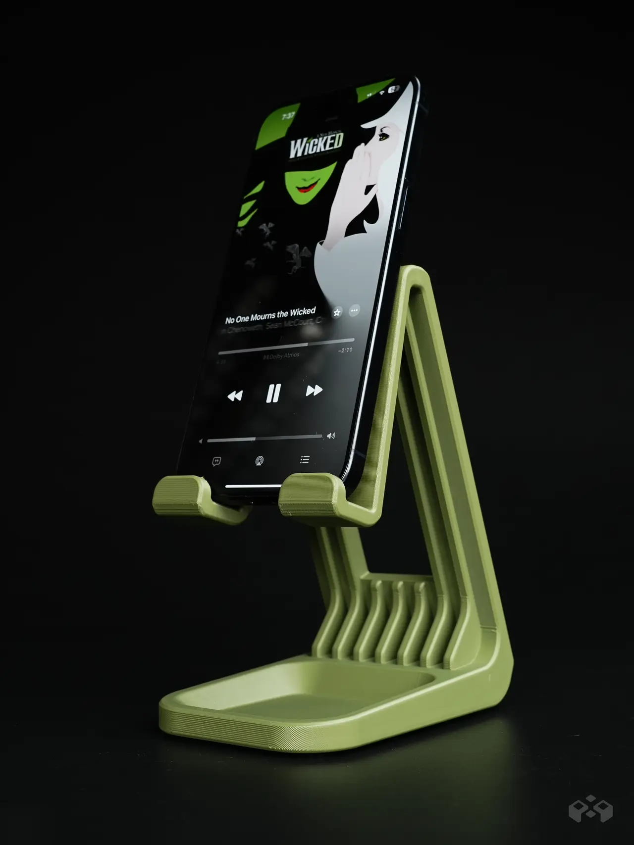 Classic iPhone Stand with Storage Tray — modelo 3D