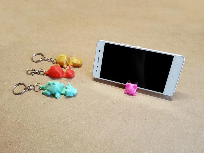 Keychain / Smartphone Stand — modelo 3D