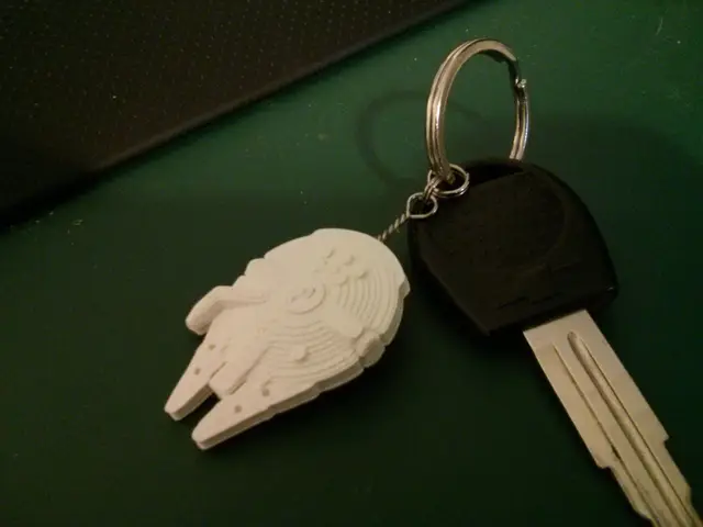 Millennium Falcon Keychain - Remix — modelo 3D