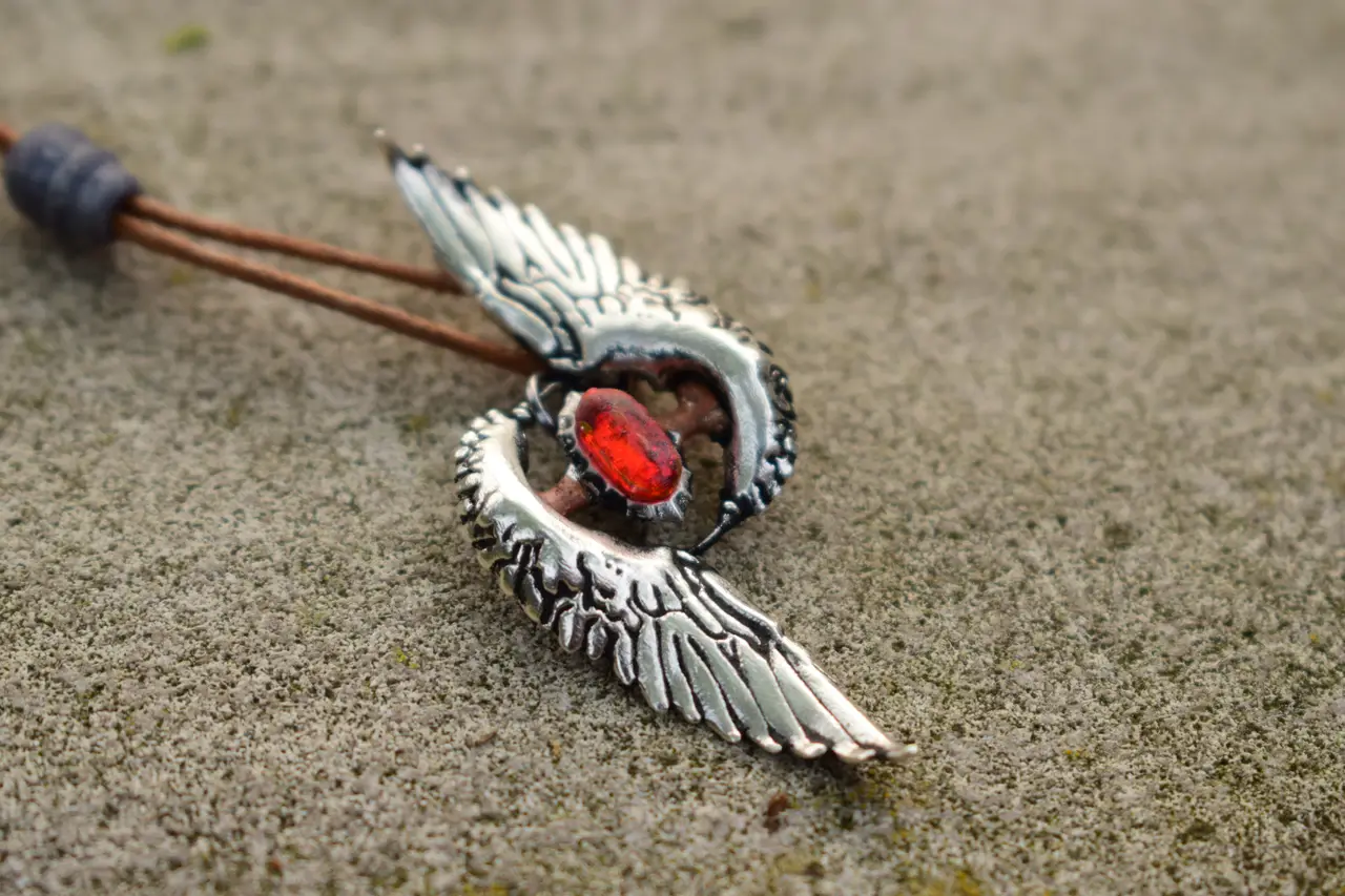 Devil May Cry 5 Nero Pendant — modelo 3D
