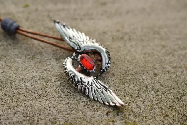 Devil May Cry 5 Nero Pendant — modelo 3D