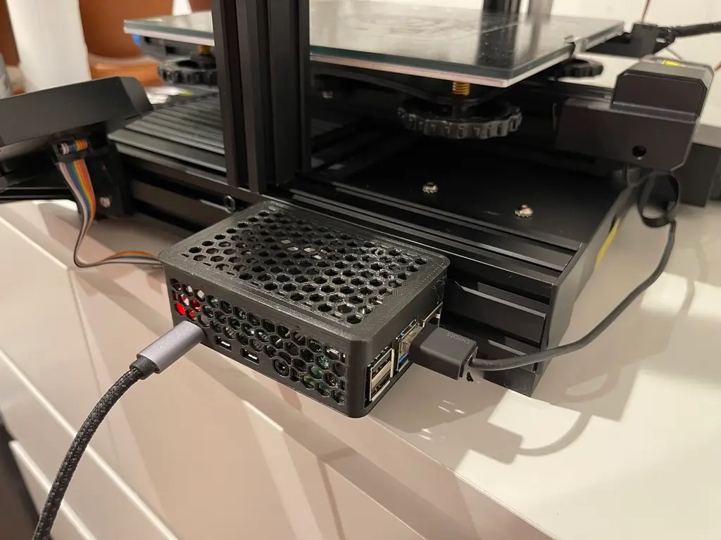 Raspberry Pi 4 Mount for 80x40 Extrusion (Ender 3 V2) — modelo 3D