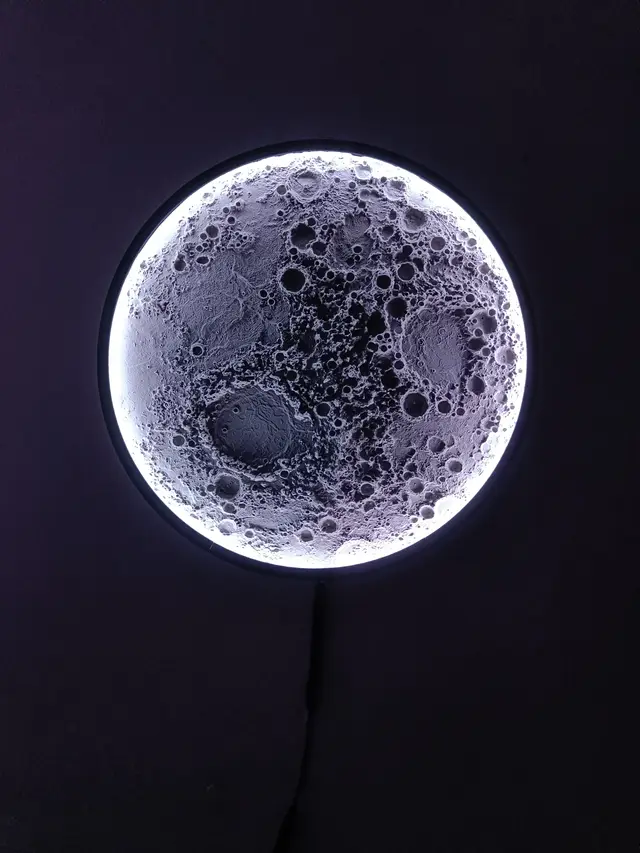 Illuminated moon wall lamp — modelo 3D