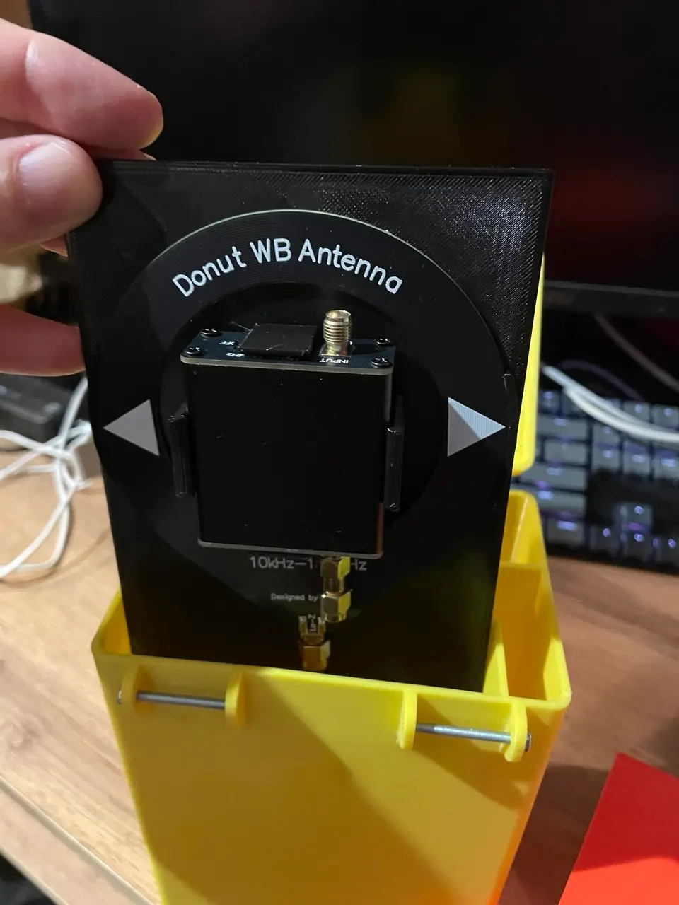 Malahit DSP 3 Box with Donut Antenna Holder — modelo 3D