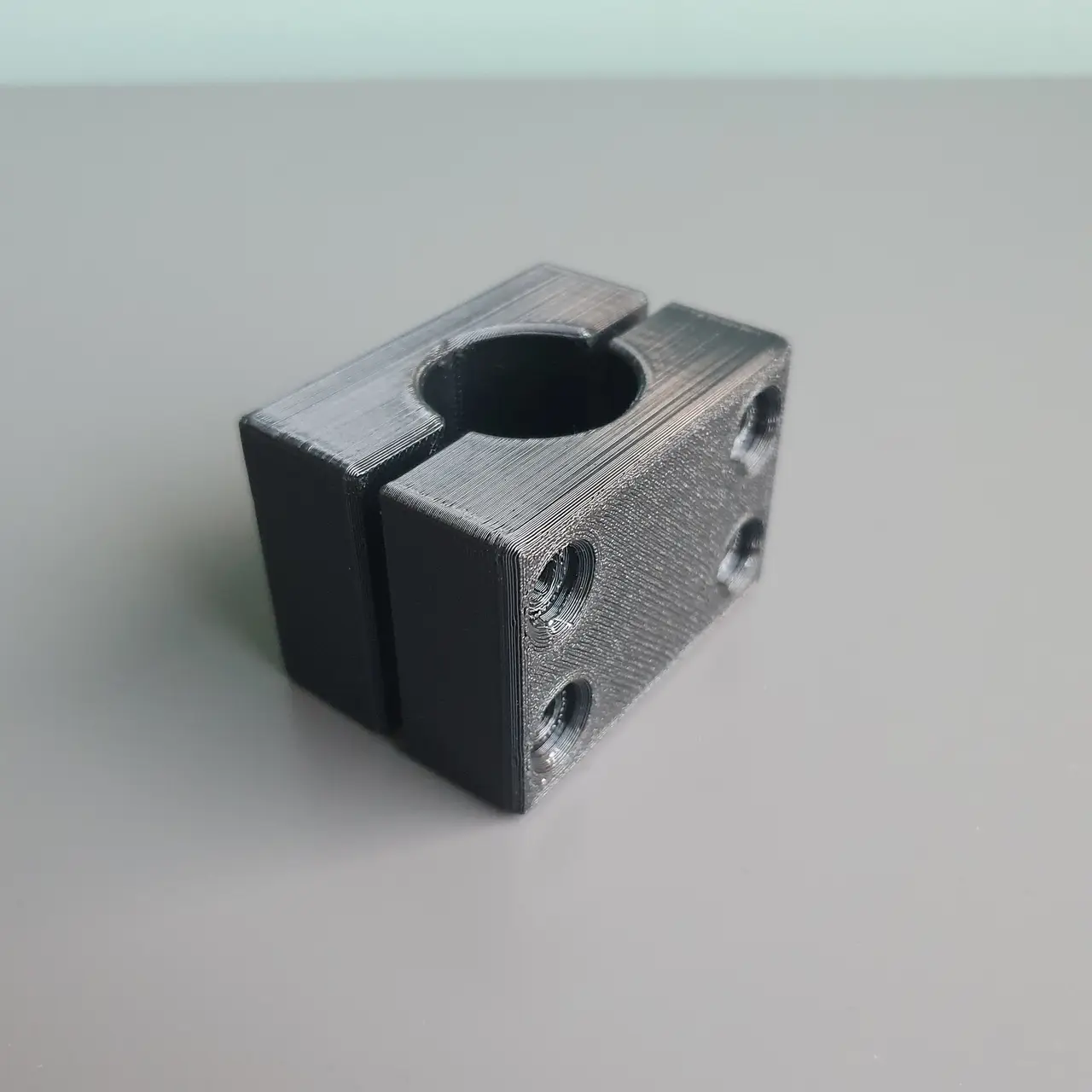 Pole Mounting Bracket — modelo 3D