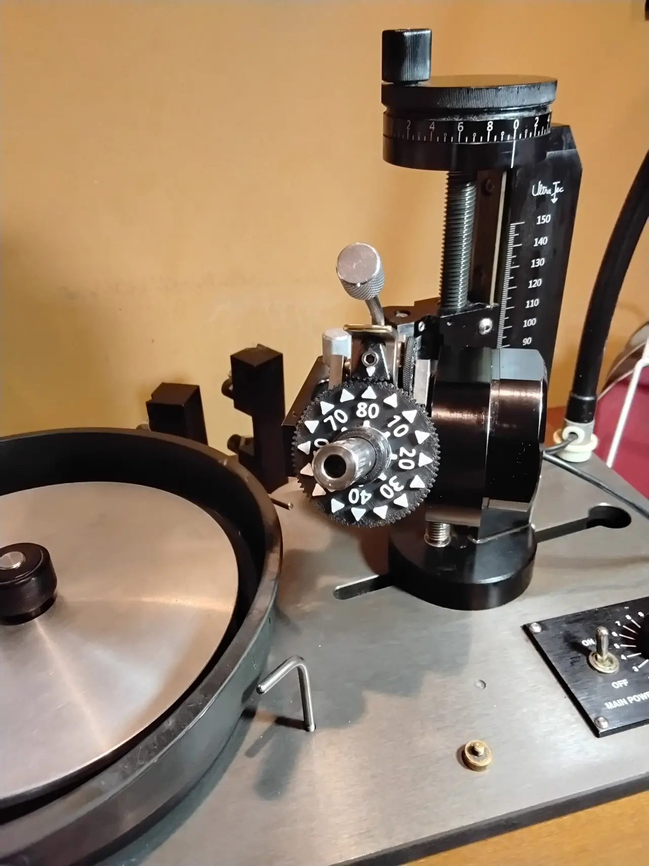 This is an 80 tooth index gear and pawl for the ultratec faceting machine. — modelo 3D